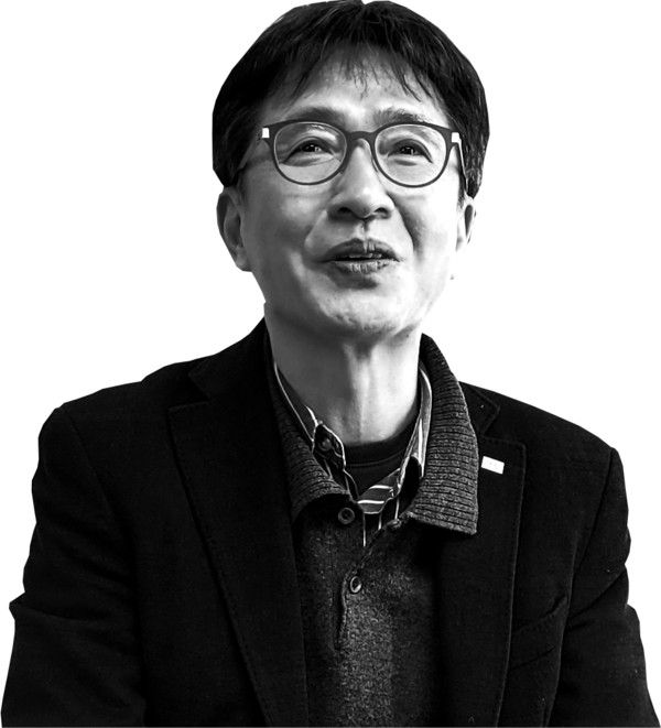 이상건은 센터장은 〈KBS라디오〉 '경제포커스', 〈MBC라디오〉 '손에 잡히는 경제' 등에 출연해 인기를 모았고 지금도 〈SBS〉 '목돈연구소-알쓸투잡'에서 인기몰이 중이다.