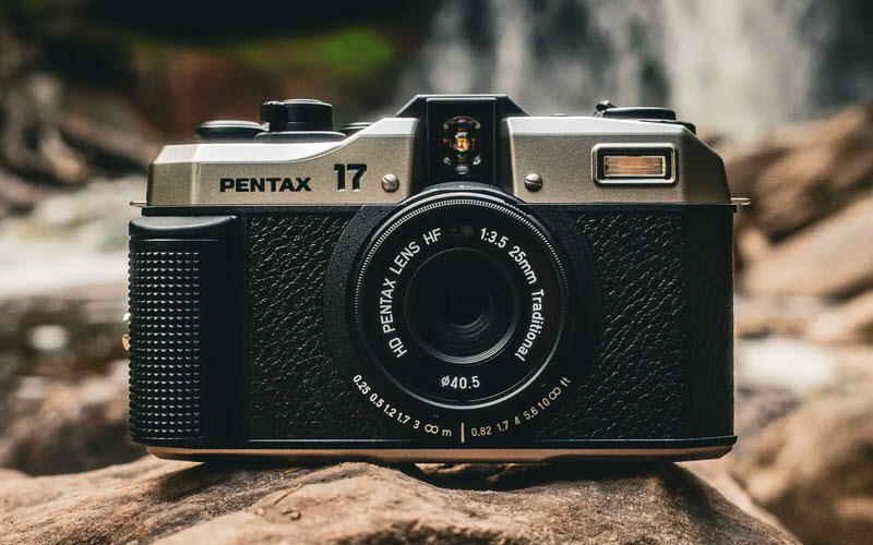 21년만에 새로 출시된 필름 카메라 펜탁스17