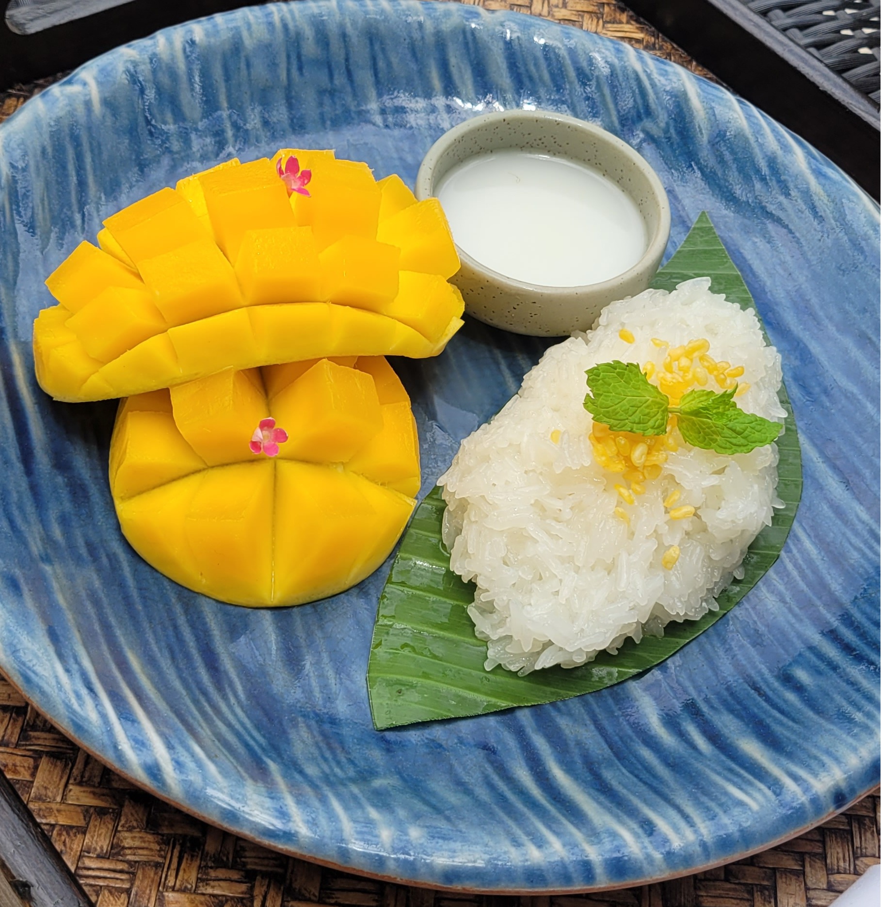 망고코코넛찰밥?