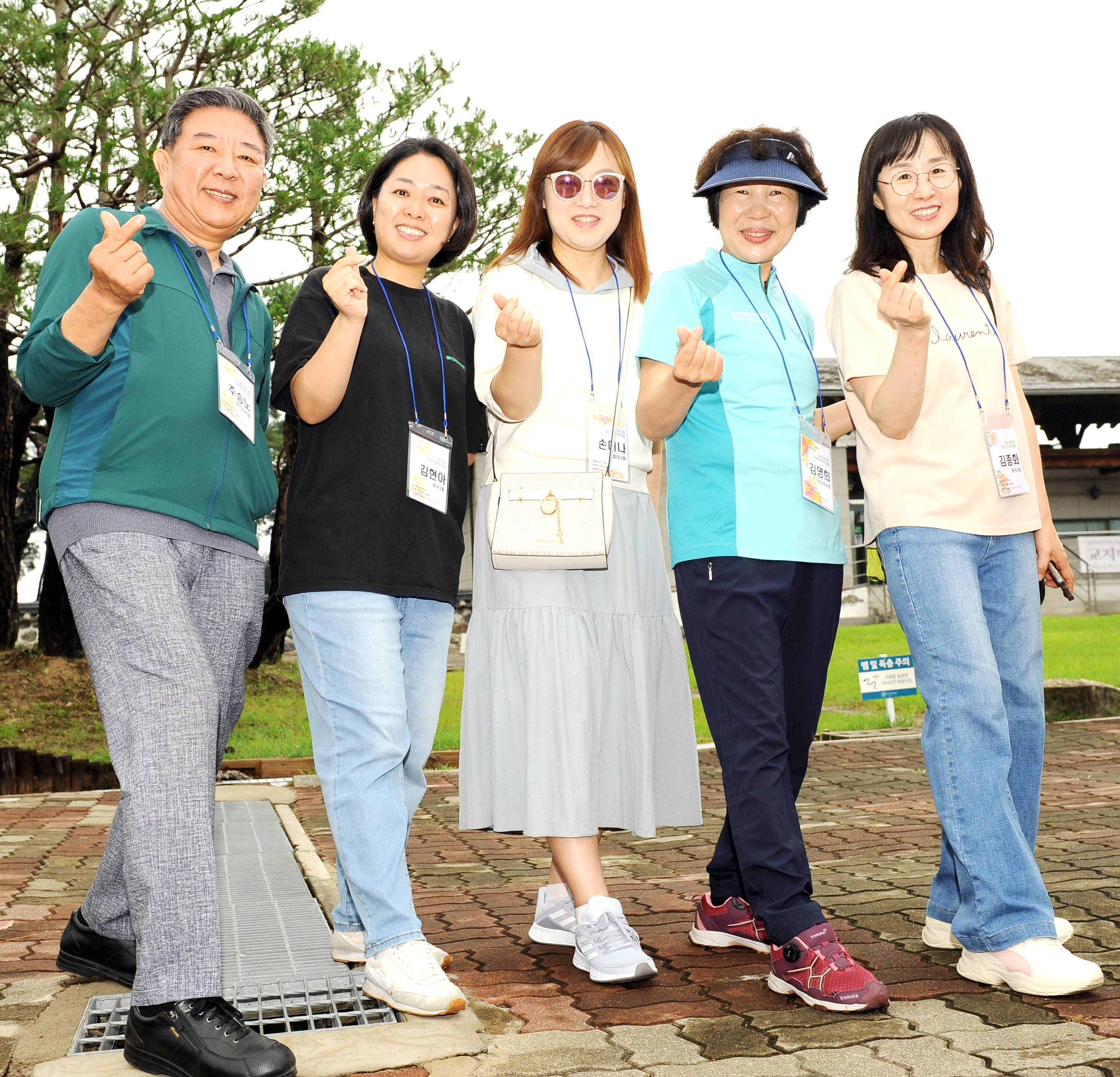 화곡3동 주승노 주민자치회 자치분과장, 주민센터 김현아 행정민원팀장, 손미나 서무주임, 김영희 주민자치회원, 김종화 주민센터 희망드림팀장