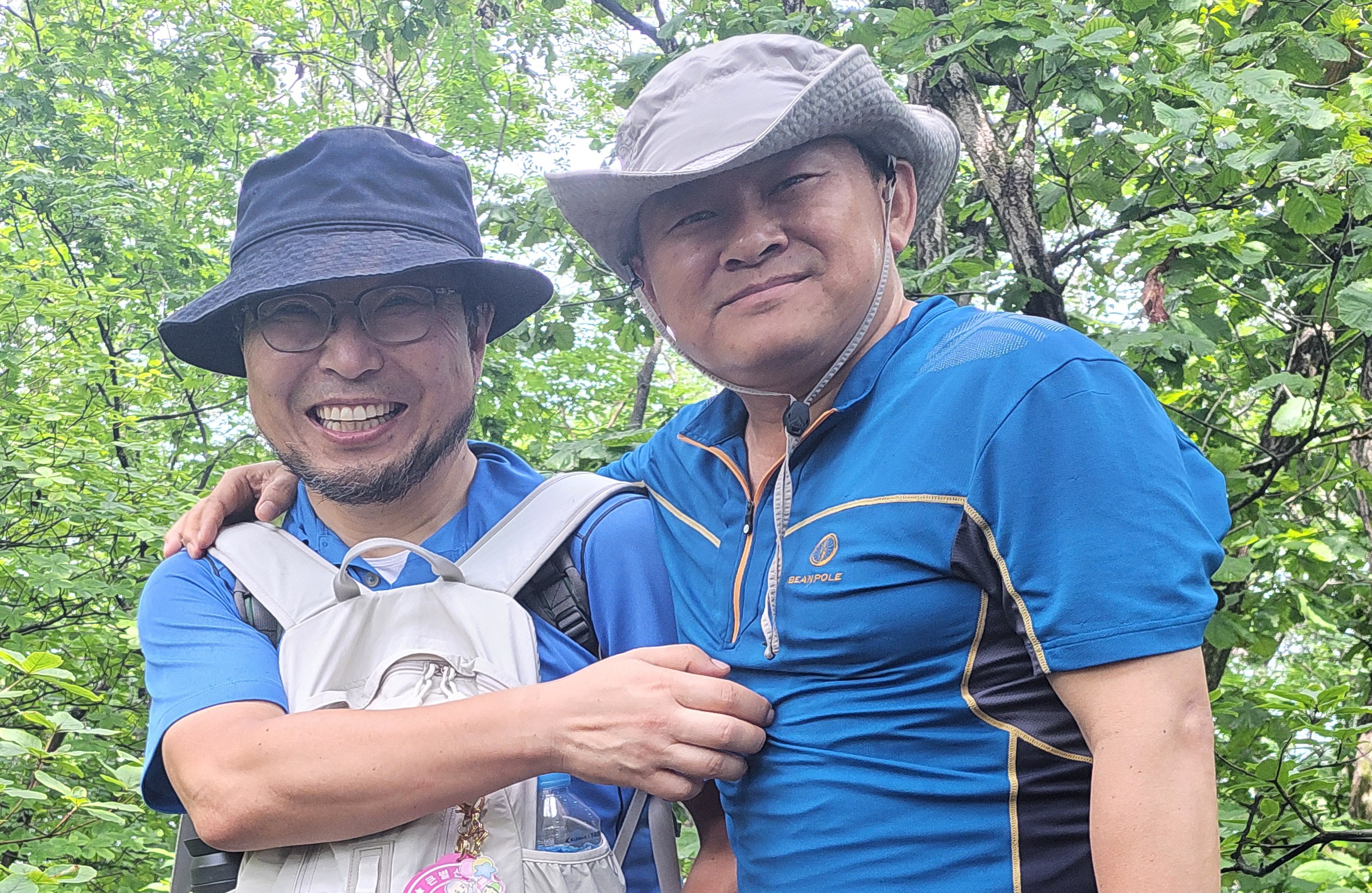 송종운 큰별산악회장과 광주 용봉초 동기다.