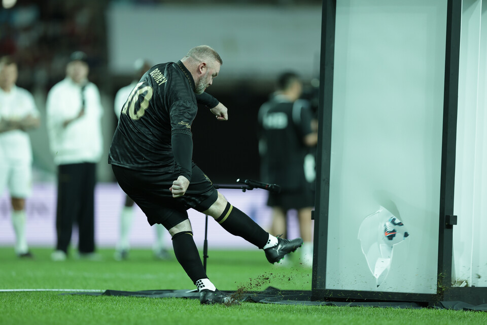 슈팅이라면 지지 않는 잉글랜드 폭격기 웨인 루니 선수의 강력한 슈팅 [사진 제공 넥슨, 김정수, 정재훈]