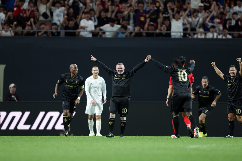 팽팽한 0의 균형을 깬 FC스피어 웨인 루니 선수가 환호하고 있다. [사진 넥슨, 정재훈]