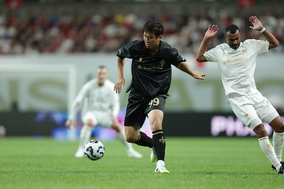 구자철 선수도 공수에서 맹활약하며 FC스피어의 활로를 찾았다. [사진 넥슨, 정재훈, 김정수, 이완복]