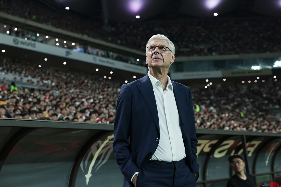 아쉽게 패배한 FC스피어의 아르센 뱅거 감독 [사진 넥슨, 정재훈, 김정수, 이완복]