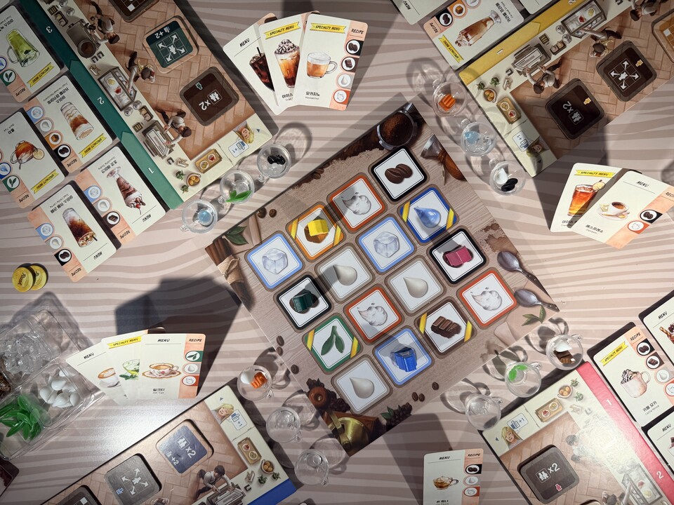 내용물도 알찬 〈커피러시〉, 심지어 재미도 크다.