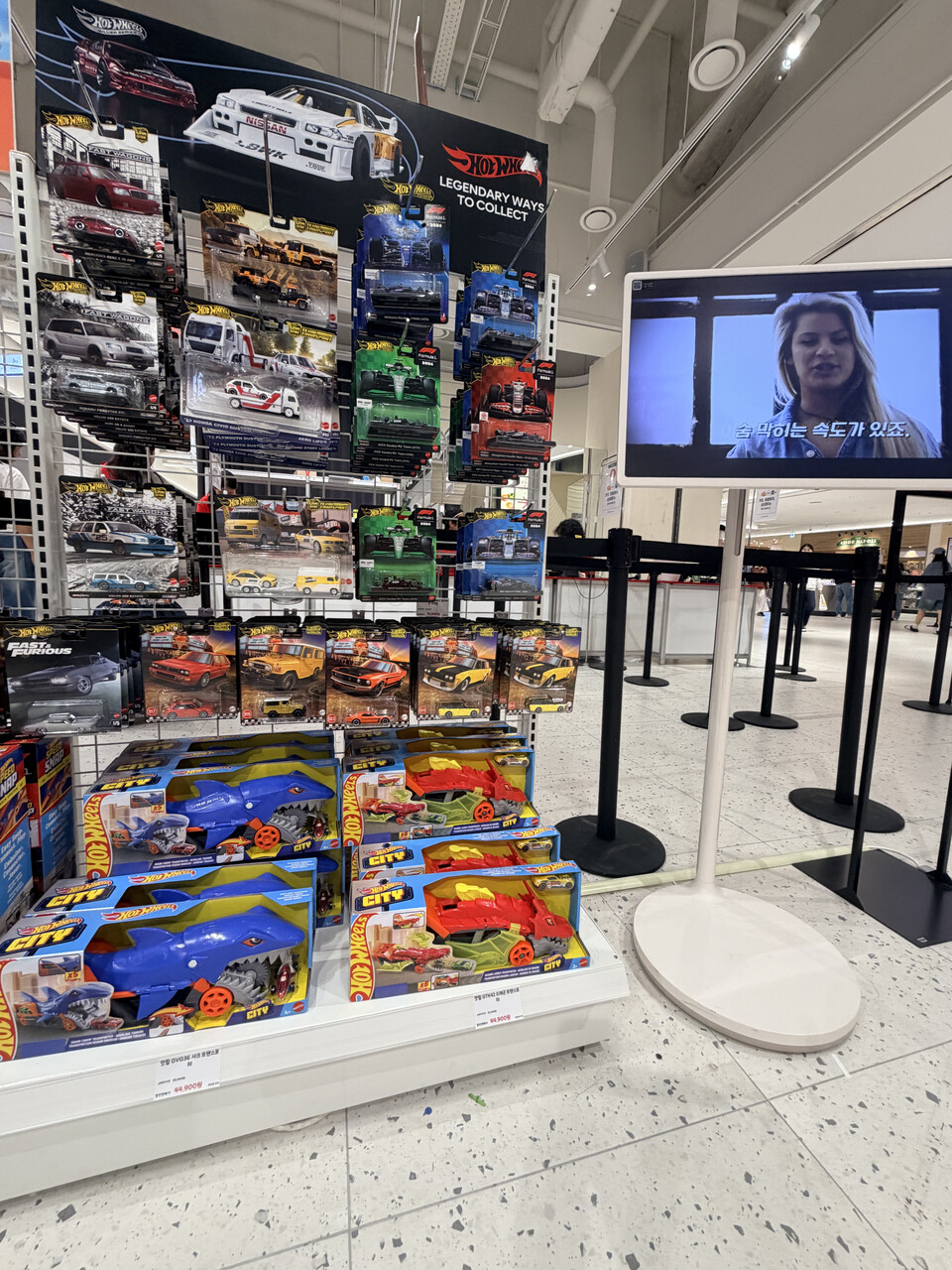 핫휠 역시 저렴한 가격으로 구매할 수 있다.