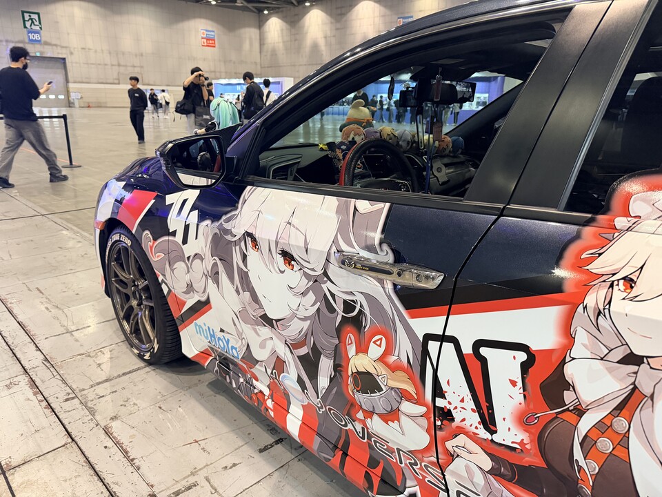 실제로 주행이 가능한 차량! 정말 예쁘게 꾸며 모두의 포토존 역할을 했다.