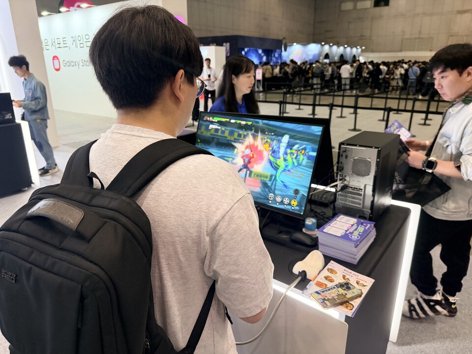 플레이스테이션 부스에서는 게임 시연이 가능하다.