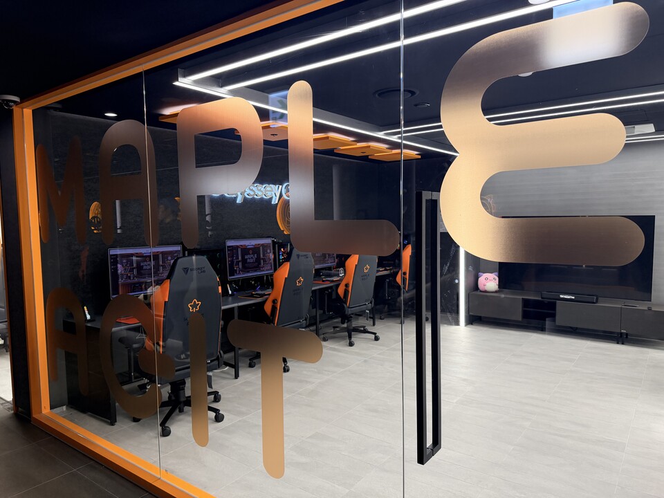 프리미엄 룸의 입구. 이곳의 PC사양은 일반 좌석보다 훨씬 좋다.