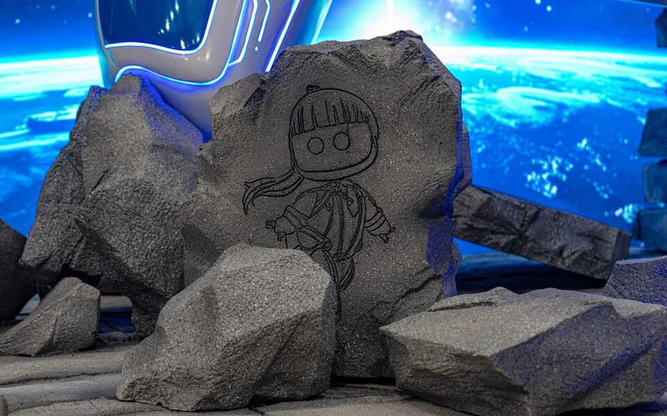 플스5 〈아스트로봇〉 초대형 전시물