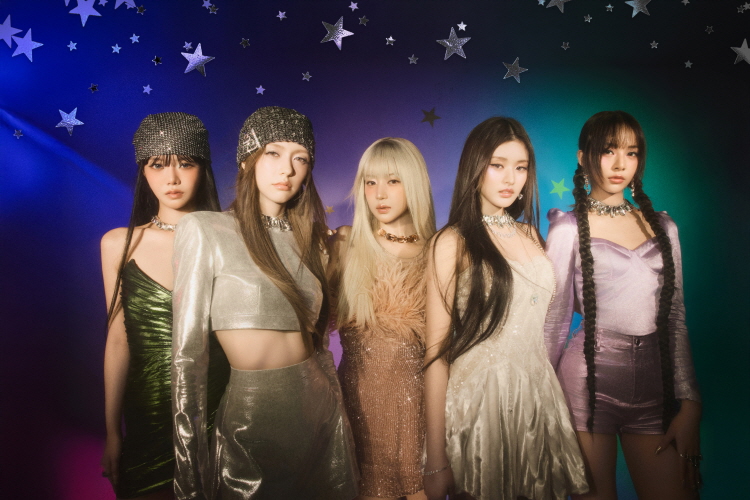 피프티피프트(왼쪽부터 키나, 문샤넬, 예원, 아테나, 하나)