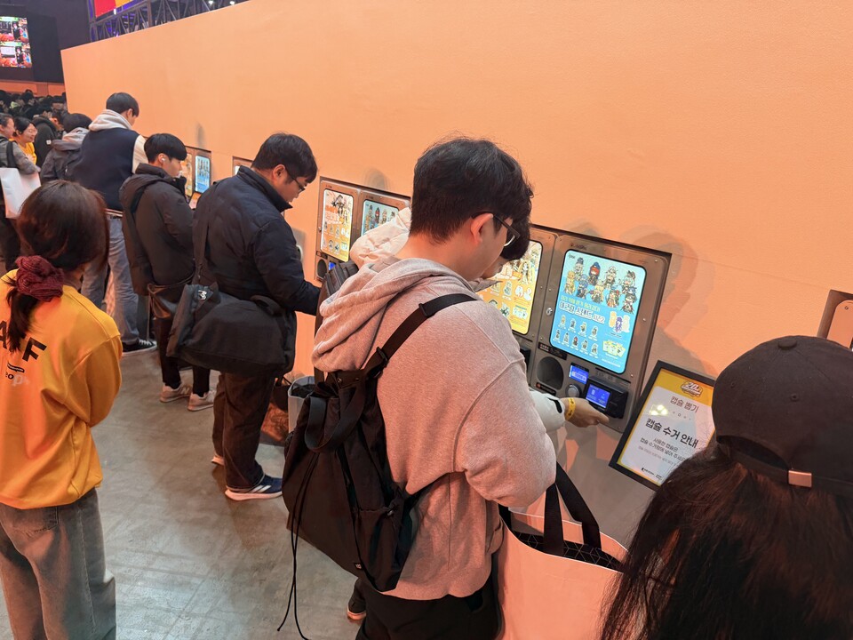 그 앞에는 캡슐토이도 있으니 놓치지 마세요.