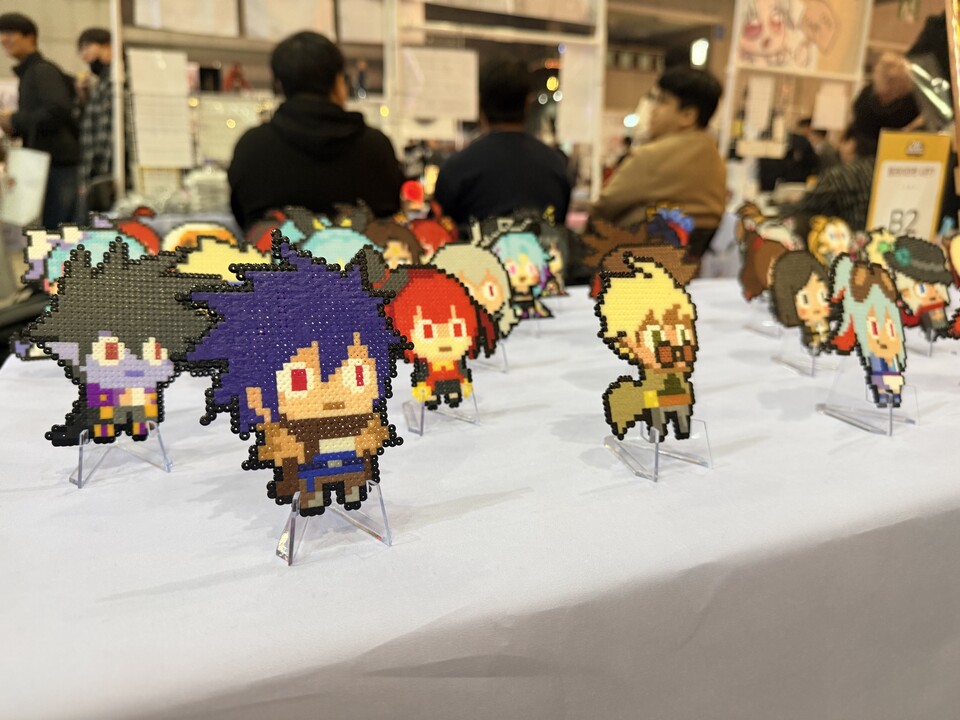 플레이마켓의 2차창작 굿즈의 모습.