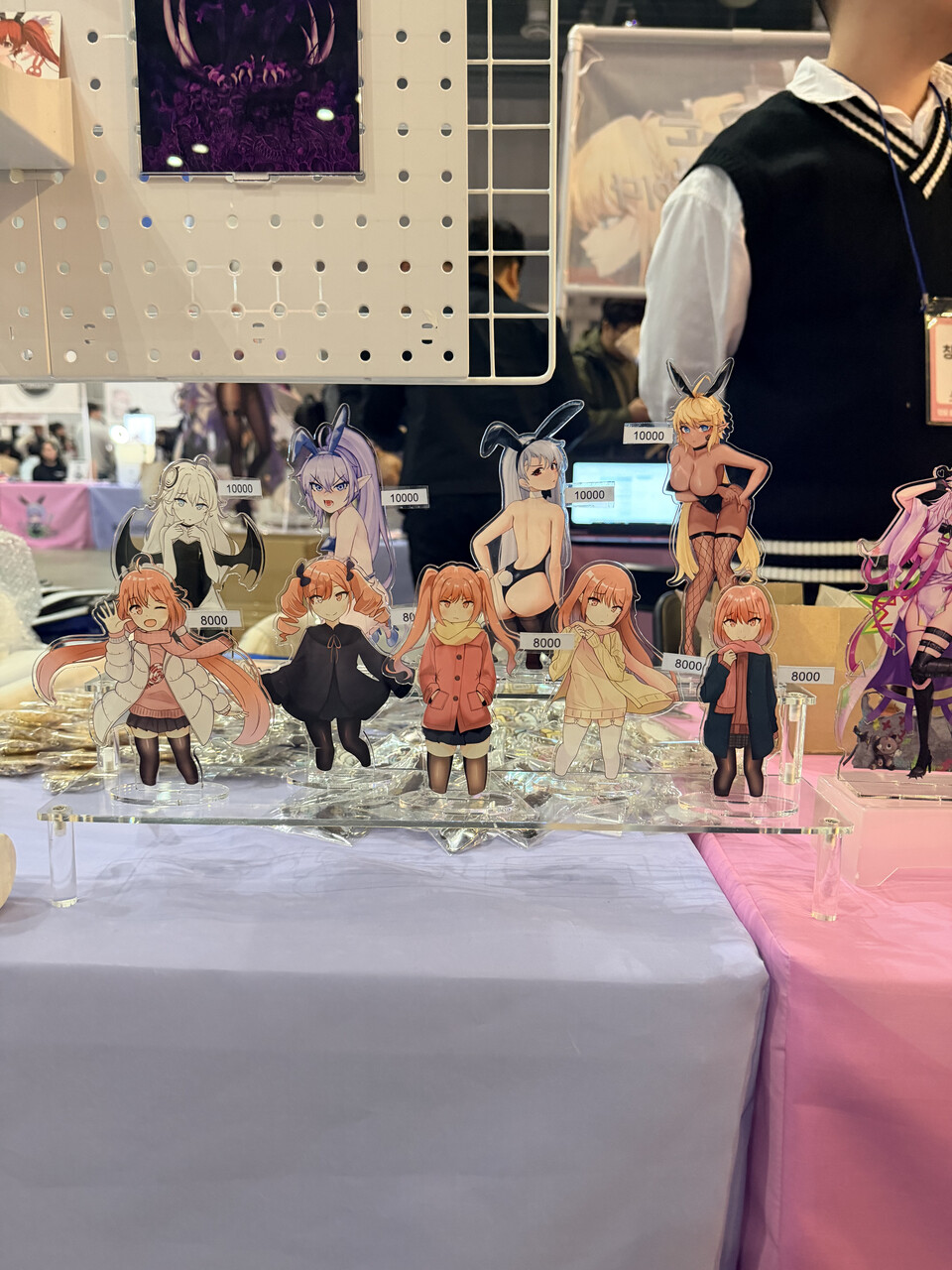 플레이마켓의 2차창작 굿즈의 모습.