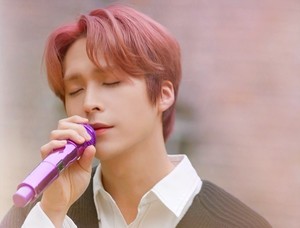 하이라이트 막내 손동운, 형들보다 먼저 결혼한다